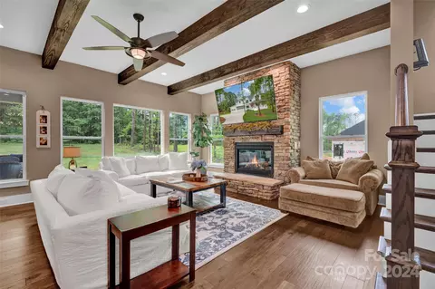 Living - 513 Arrow Point Ln, Davidson, NC 28036 photo 1 of 2