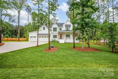 Exterior - 513 Arrow Point Ln, Davidson, NC 28036 photo 2 of 5