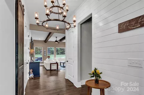 Entry Way - 513 Arrow Point Ln, Davidson, NC 28036 photo 2 of 5