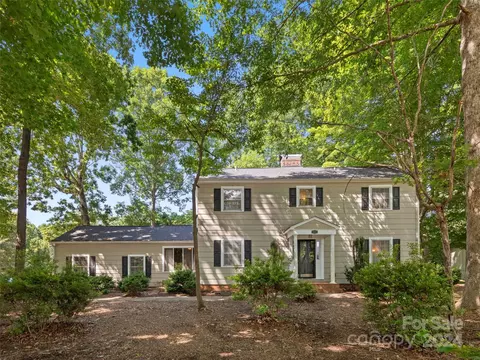 201 Castlegate Dr, Morganton, NC 28655