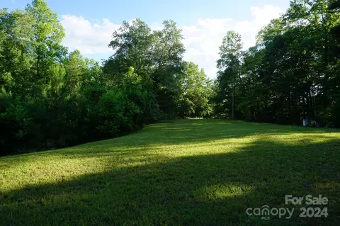 000 Rock Springs Rd, Mill Spring, NC 28756