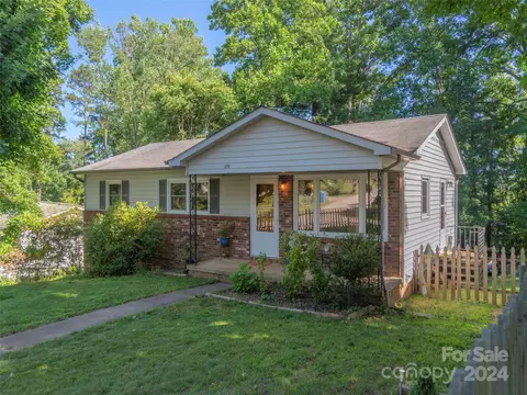 172 Johnston Blvd, Asheville, NC 28806