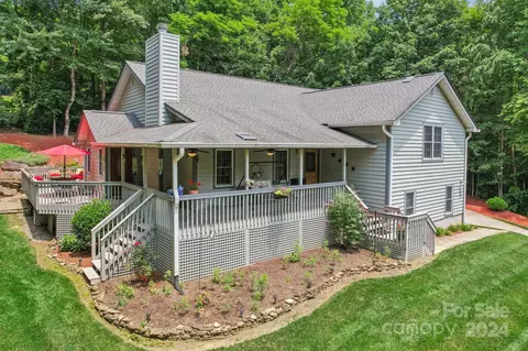 1589 Ransier Dr, Hendersonville, NC 28739