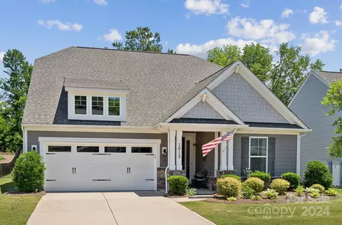1013 Curling Creek Dr, Indian Trail, NC 28079