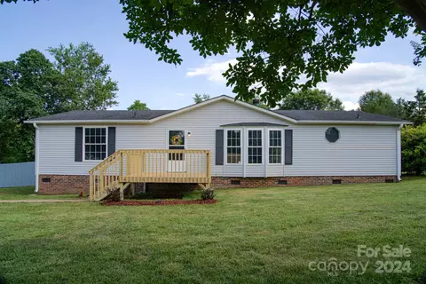230 Hawks Bill Dr, Lincolnton, NC 28092