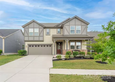 12624 Heath Grove Dr, Huntersville, NC 28078