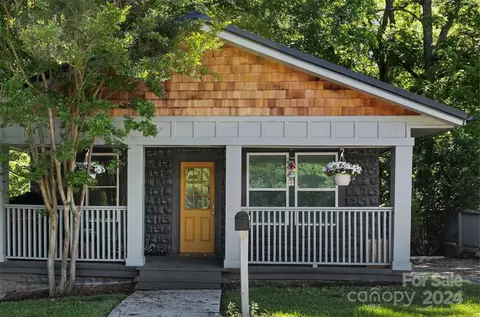 73 Argyle Ln, Asheville, NC 28806