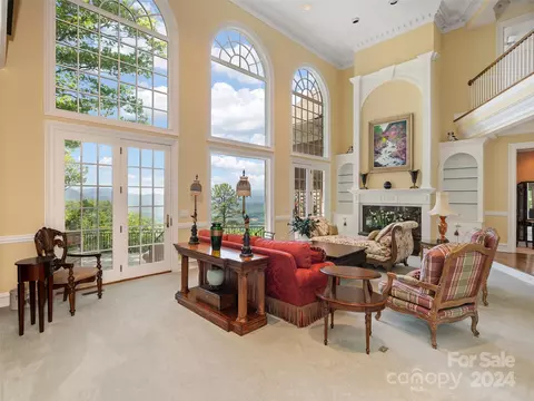 Living - 1767 Ridge Way St, Sylva, NC 28779 photo 2 of 4