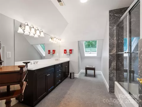 Bath - 1767 Ridge Way St, Sylva, NC 28779 photo 3 of 4