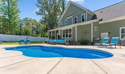 Exterior - 8385 Normandy Rd, Denver, NC 28037 photo 3 of 8