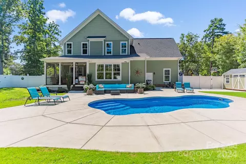 Exterior - 8385 Normandy Rd, Denver, NC 28037 photo 5 of 8