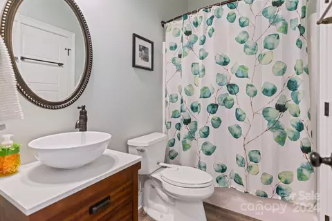 Bath - 8385 Normandy Rd, Denver, NC 28037 photo 1 of 4