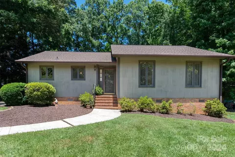 412 Wilcrest Dr, Matthews, NC 28105