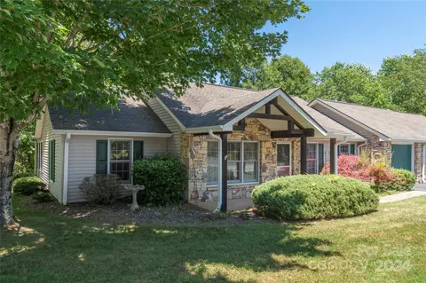 402 Pocono Ct, Arden, NC 28704