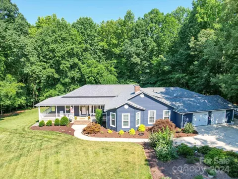 428 Blythe Ct, Clover, SC 29710