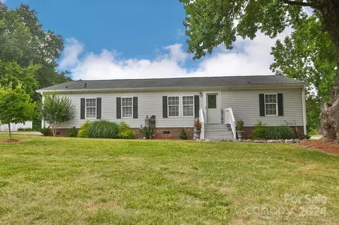 3040 Maranatha Church Rd, Hamptonville, NC 27020