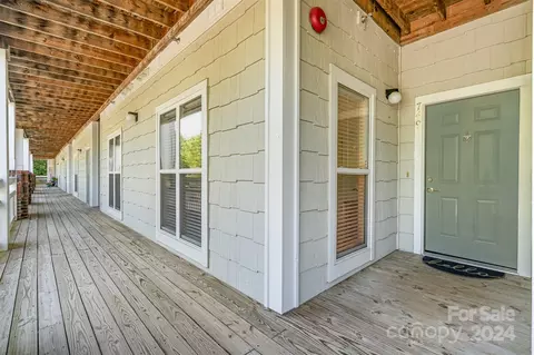 749 Peninsula Dr, Davidson, NC 28036 photo 6