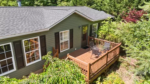 403 Golden Breeze Rd, Swannanoa, NC 28778