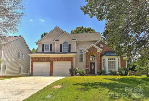 8233 Tonawanda Dr, Charlotte, NC 28277