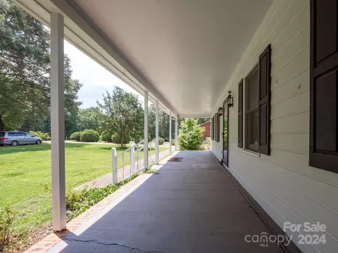 Exterior - 1320 Crown Forest Ln, Monroe, NC 28112 photo 4 of 10
