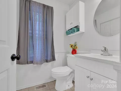 Bath - 1320 Crown Forest Ln, Monroe, NC 28112 photo 1 of 4