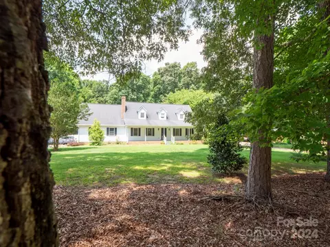 Exterior - 1320 Crown Forest Ln, Monroe, NC 28112 photo 1 of 10