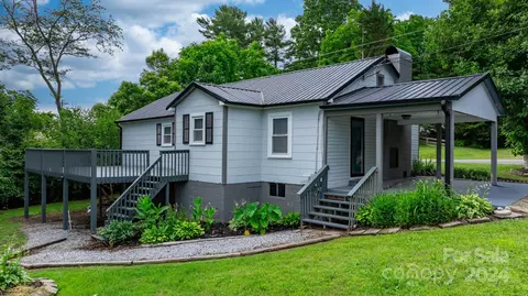 110 Countryside Se Dr SE, Lenoir, NC 28645
