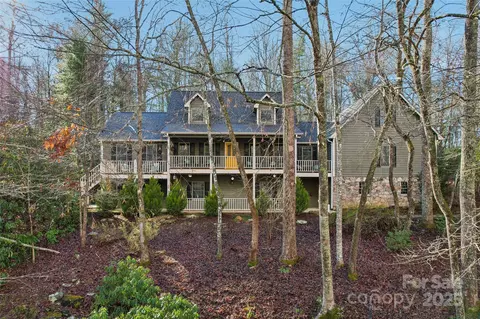 5 Cobble Hill Rd, Fairview, NC 28730