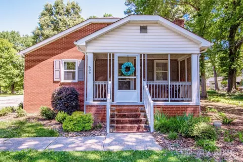 636 Iredell E Ave E, Mooresville, NC 28115