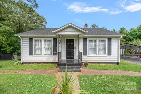 1721 N Davis Ave, Newton, NC 28658