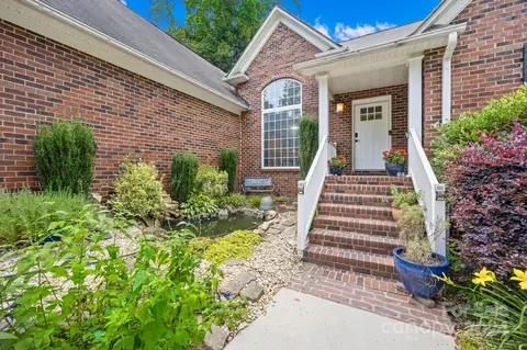 17640 Cambridge Grove Dr, Huntersville, NC 28078