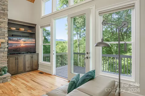 1379 Mountain Pkwy, Mill Spring, NC 28756 photo 5
