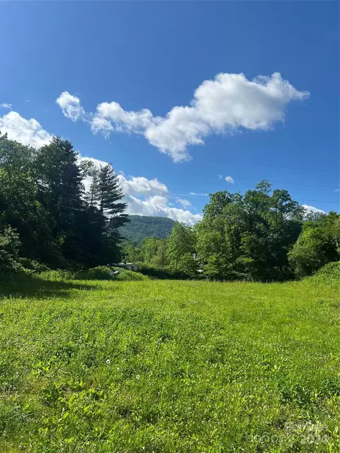 205 Henson Creek Rd, Newland, NC 28657