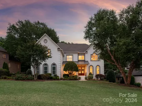 1613 Lookout Cir, Waxhaw, NC 28173