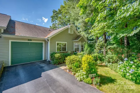 611 E Park Pl, Hendersonville, NC 28791