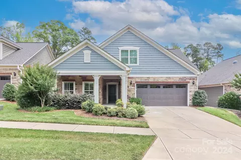 8113 Parknoll Dr, Huntersville, NC 28078