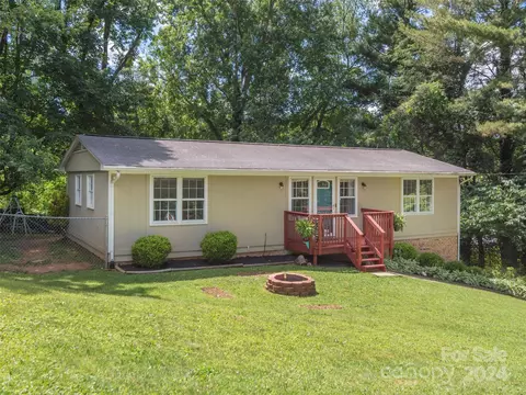124 Chambers View Dr, Clyde, NC 28721