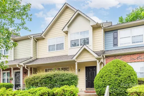9102 Four Mile Creek Rd, Charlotte, NC 28277