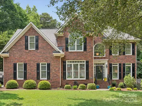 1012 Kendall Knoll Ct, Matthews, NC 28105