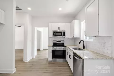 Entry Way - 210 E Torbush St, Salisbury, NC 28144 photo 1 of 2