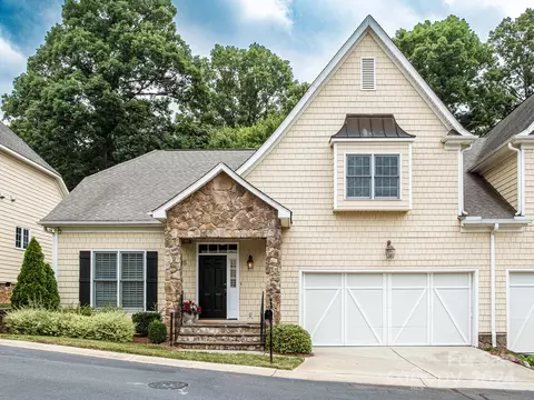 5935 Bridger Ct, Charlotte, NC 28211