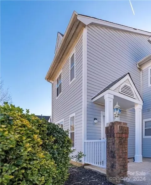 7326 Meadow Glen Dr, Mint Hill, NC 28227