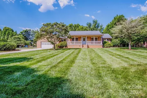 150 Canterbury Place Rd, Mooresville, NC 28115