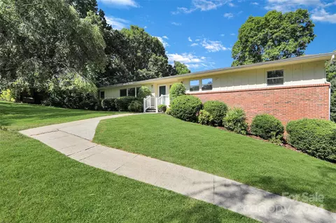 223 Oak Park Dr, Clyde, NC 28721