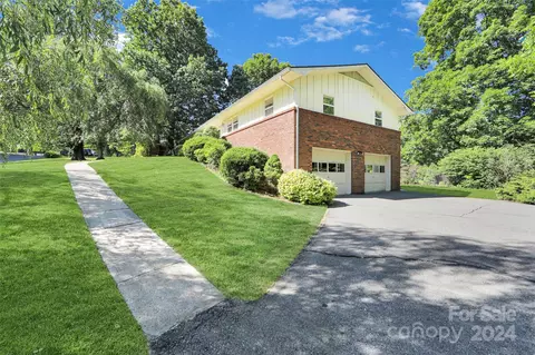 223 Oak Park Dr, Clyde, NC 28721 photo 5