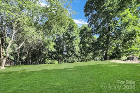 223 Oak Park Dr, Clyde, NC 28721 photo 18