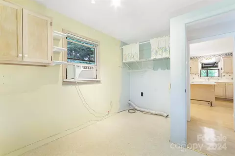 223 Oak Park Dr, Clyde, NC 28721 photo 27