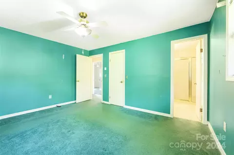 223 Oak Park Dr, Clyde, NC 28721 photo 30
