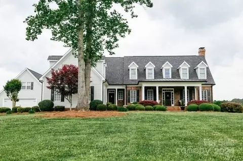 410 Huntington Dr, Rockwell, NC 28138