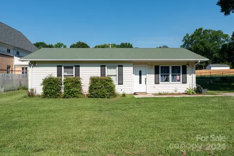 1016 Mccollough St, Statesville, NC 28677